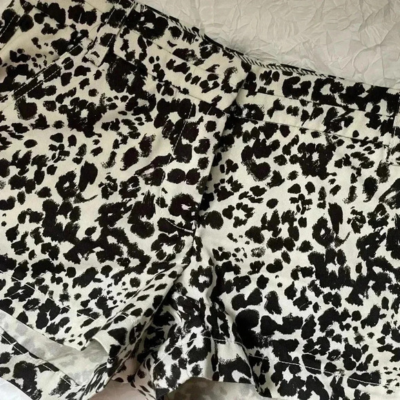 J.crew vintage snow leopard animal print chino shorts size 2 - Picture 2 of 5